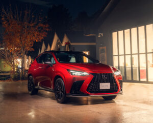 レクサス　NX