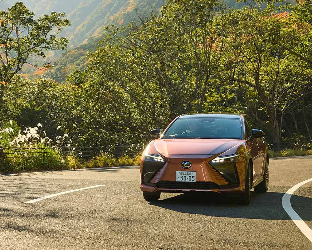 レクサス　RZ