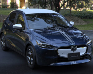 マツダ MAZDA2
