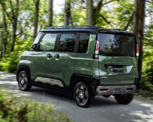 三菱 デリカミニ