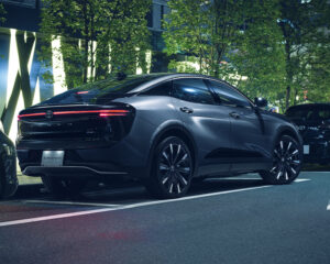 トヨタ　クラウンクロスオーバー