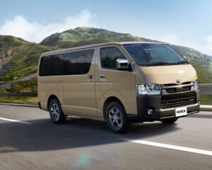 トヨタ　ハイエースバン