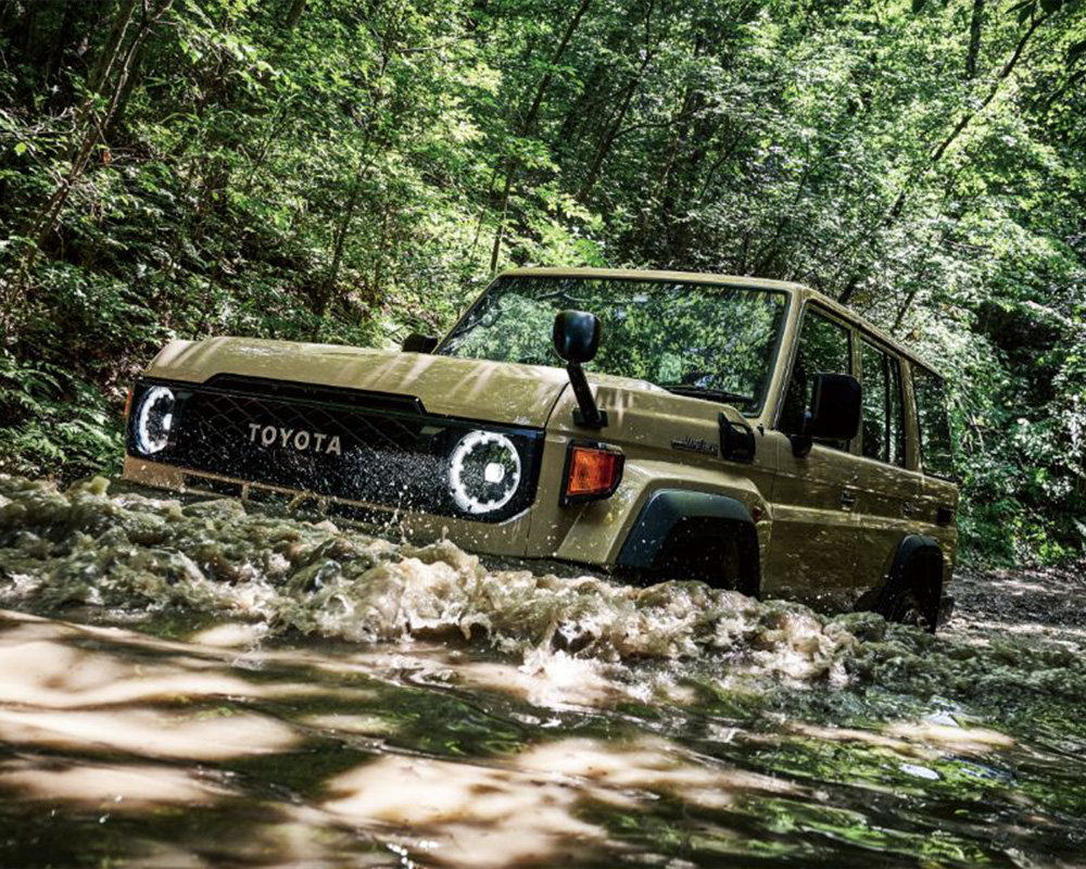 トヨタ　ランドクルーザー70